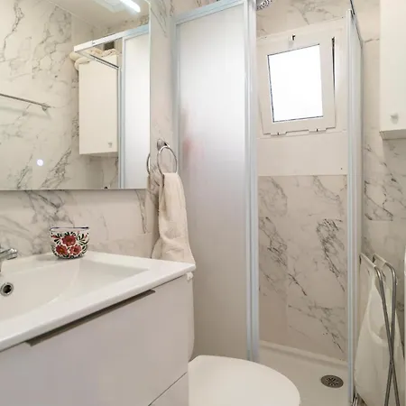 Holiday home 2 Bedroom Pet Friendly In *