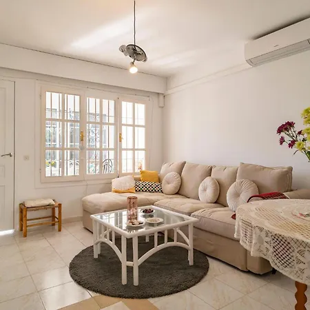 2 Bedroom Pet Friendly In *
